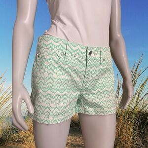 Gap Women’s Cuffed Short Size 6